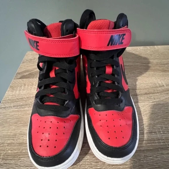 Nike Court Borough Mid 2 GS “Bred” – Black/Red – Youth Size 4.5Y (CD7782-602) - Picture 4 of 6